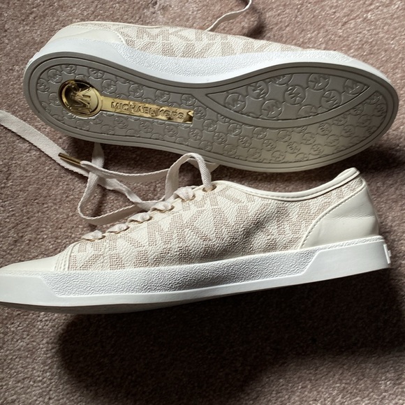 Sz 6.5 - Picture 2 of 2